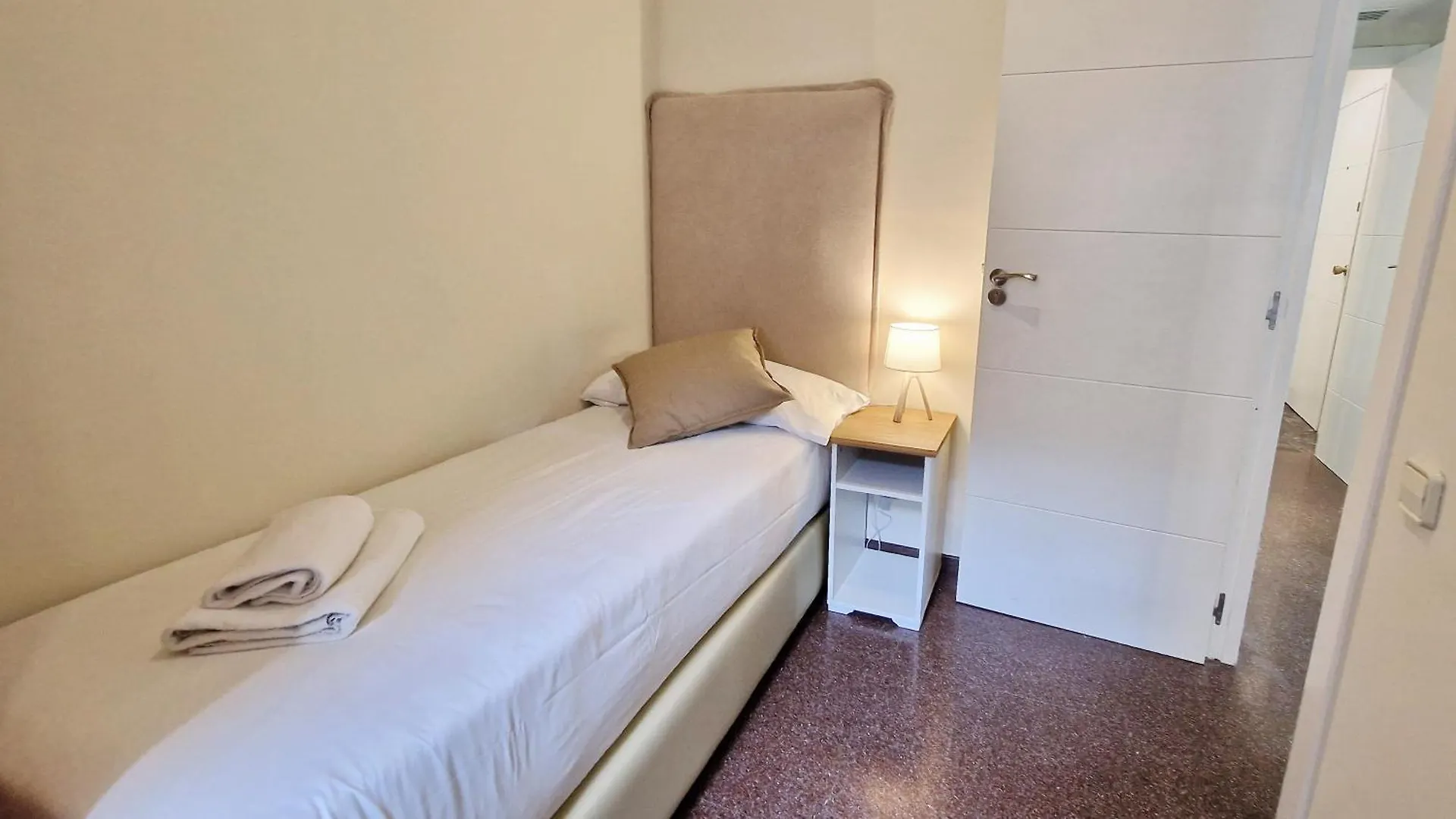 Modern Apartment Close To The Camp Nou Stadium Barcellona