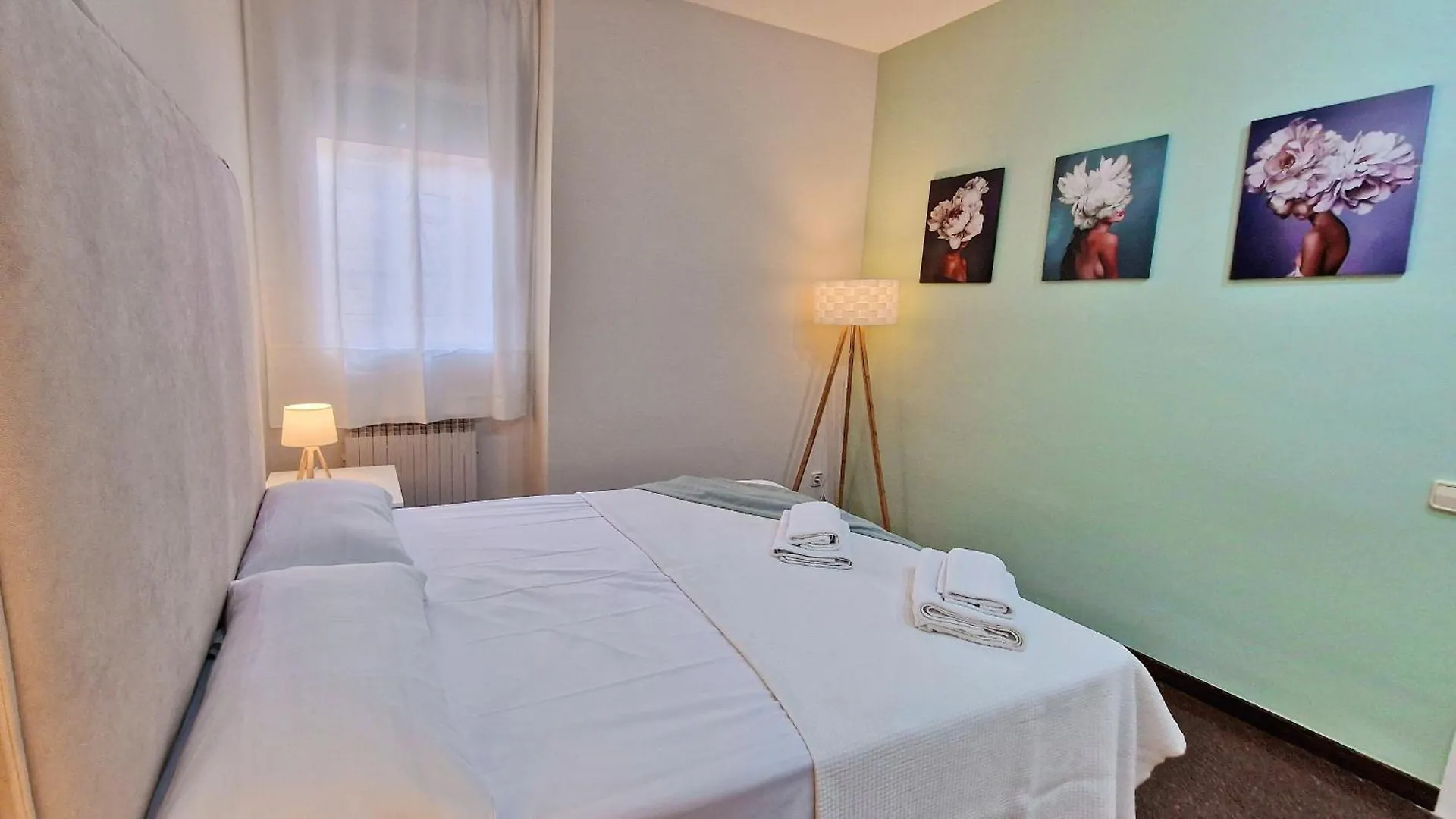 Modern Apartment Close To The Camp Nou Stadium Barcelona