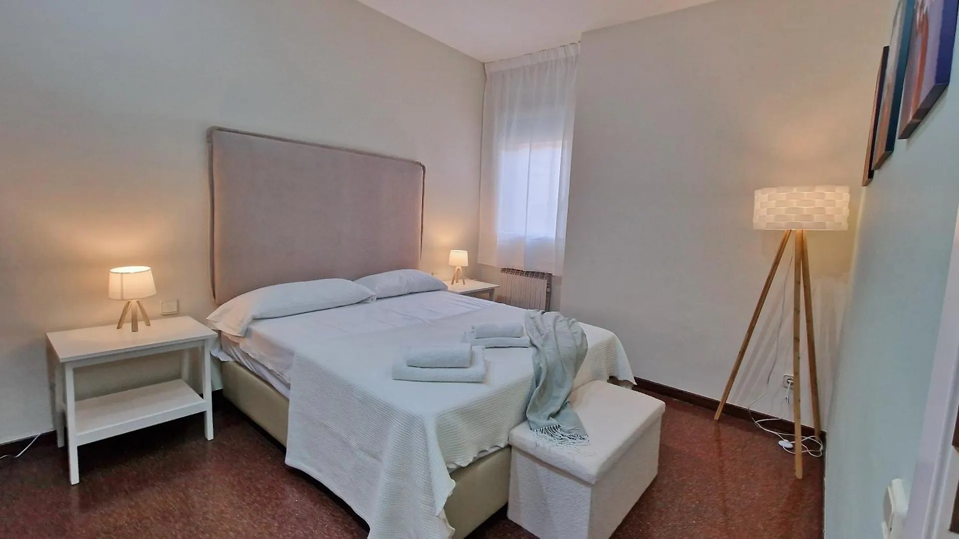 Modern Apartment Close To The Camp Nou Stadium Barcelona